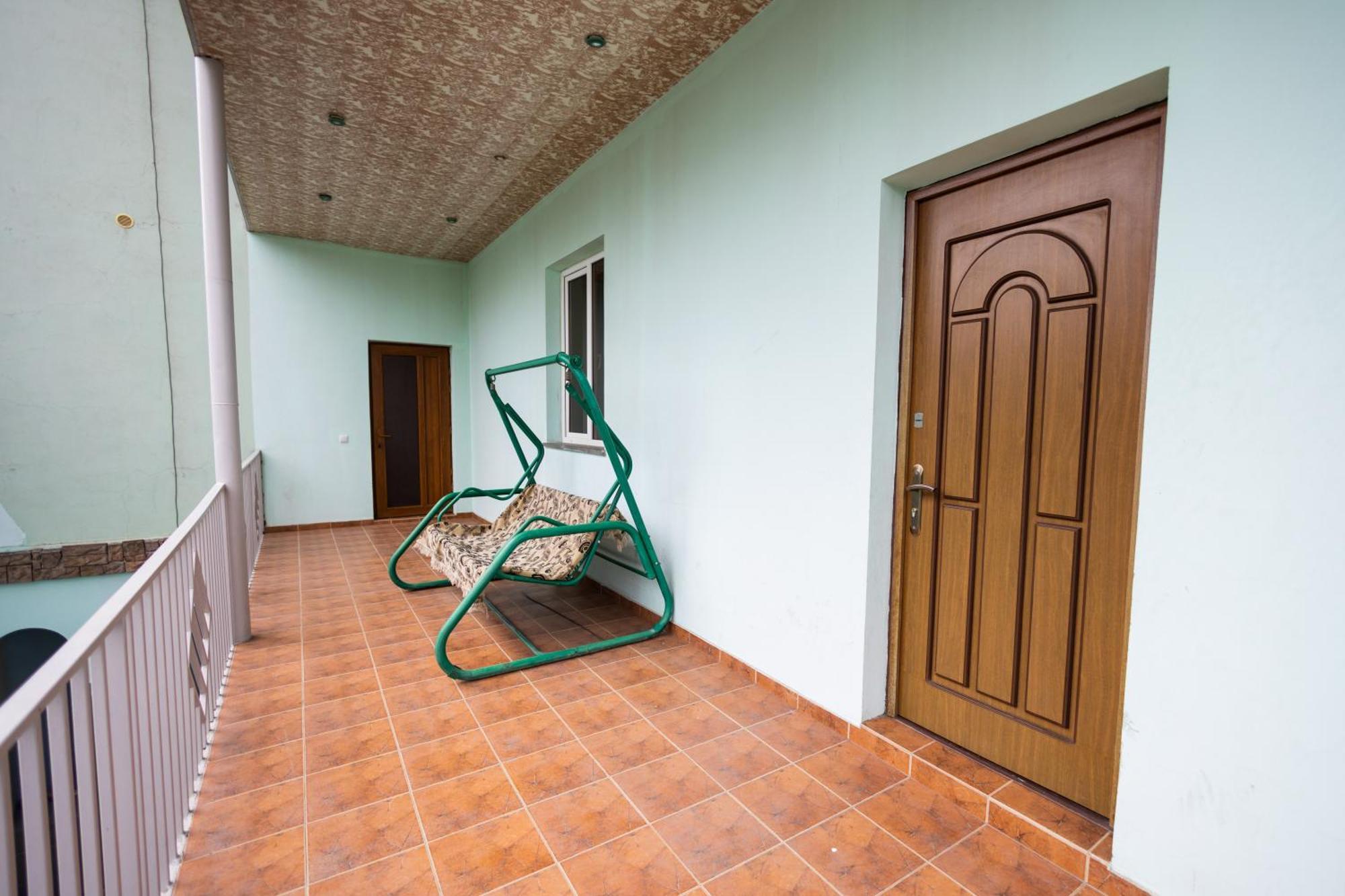 Yan Hotel Yerevan Exterior photo